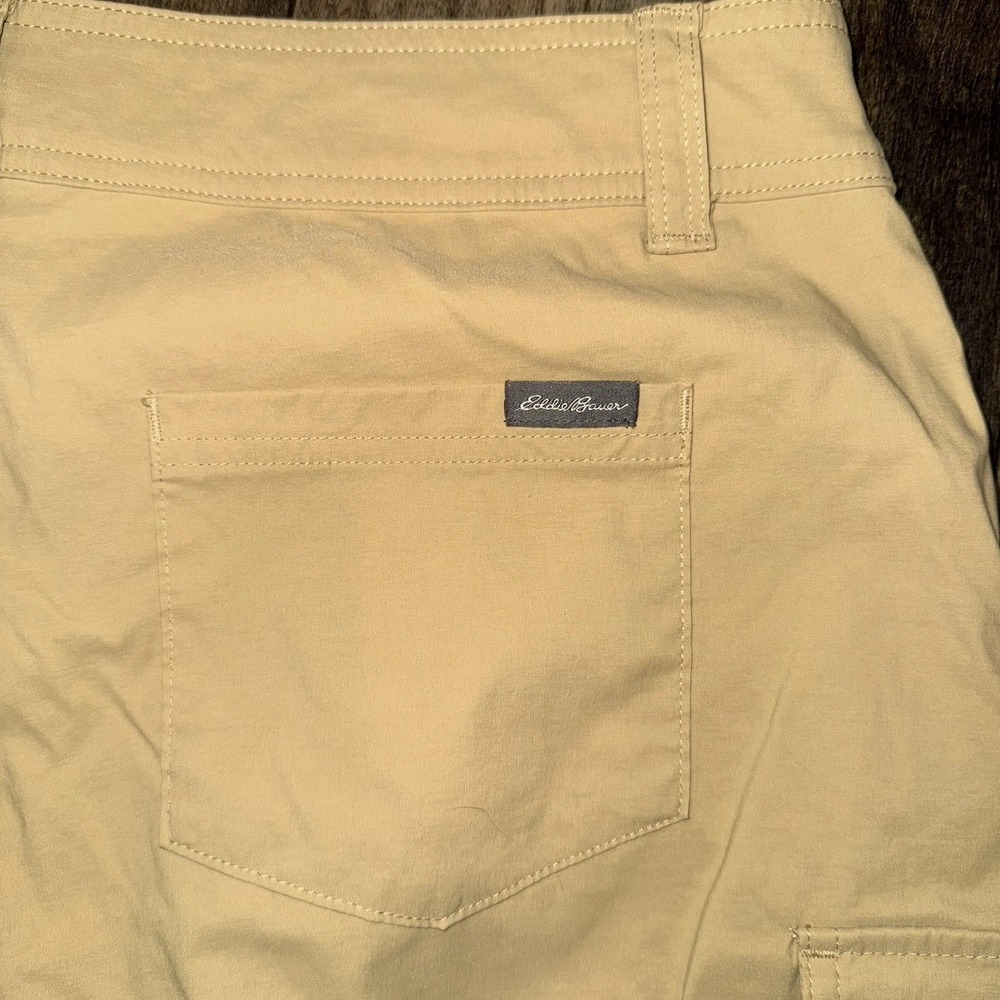 Eddie Bauer Women's Yellow Cargo Shorts Size 12 Hiking‎ Outdoor Inseam 4.5" - Picture 6 of 7